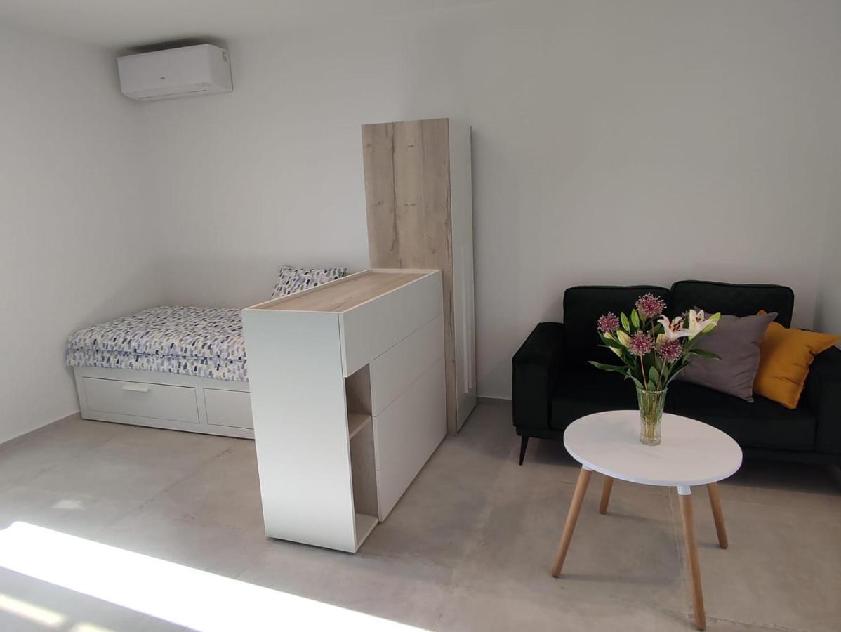 Ferienwohnung Studio Apartman Irma Cervar Poreč Exterior foto